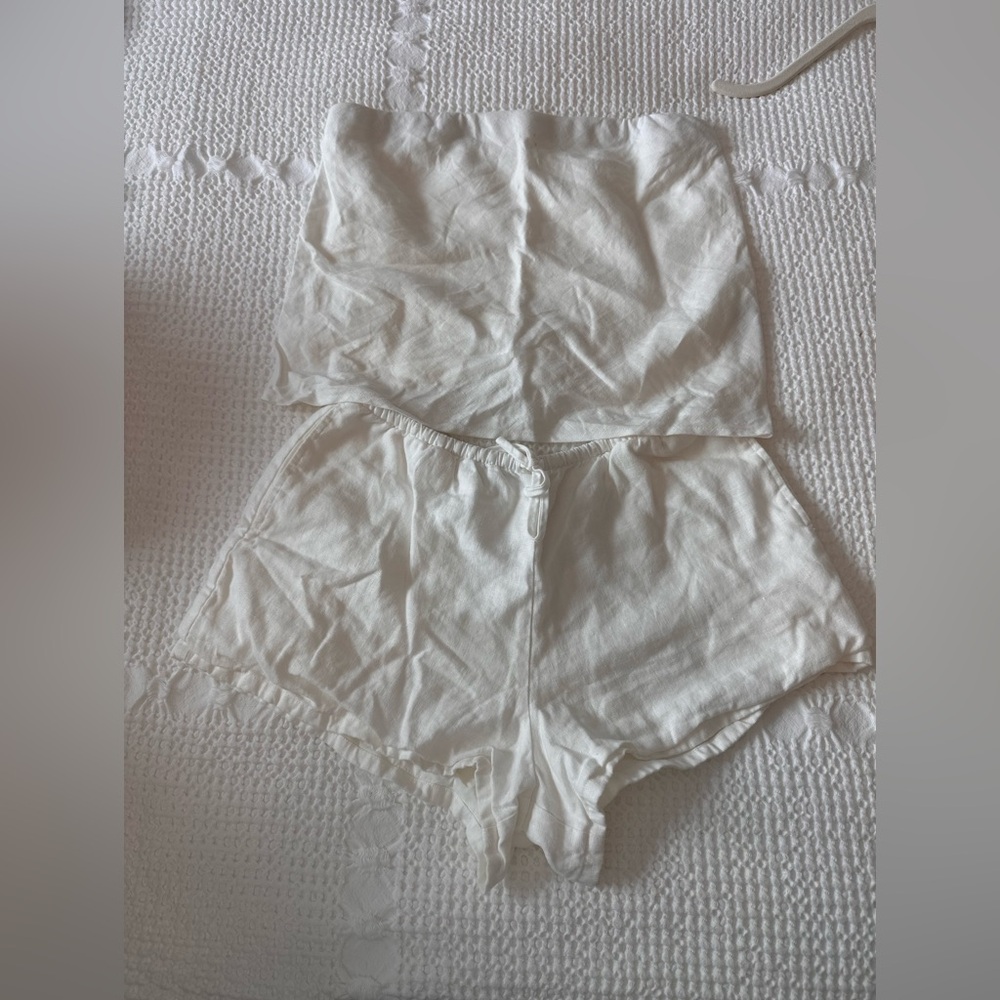 Reformation Linen Set